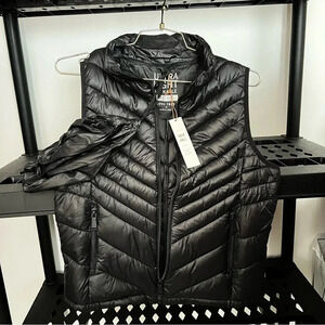 Packable Puffer Vest Lightweight Side Pockets Front Zip Closure Black Quilted